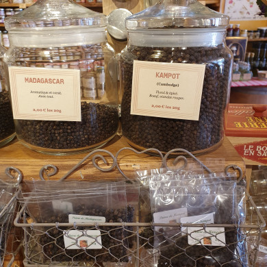 Poivres en grains Madagascar et Malabar